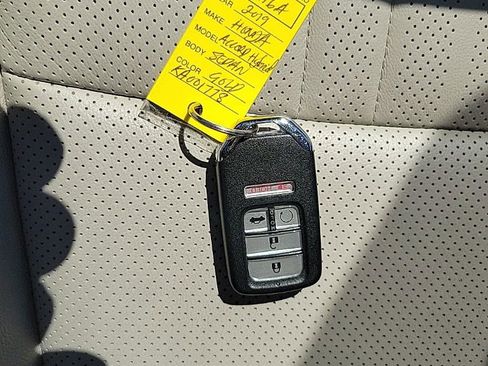 Used 2019 Honda Accord EX-L image 39