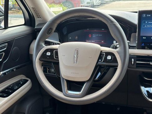 Certified 2024 Lincoln Corsair AWD w/ Equipment Group 101A image 15