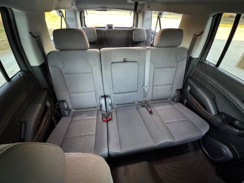Used 2019 Chevrolet Suburban LS image 30