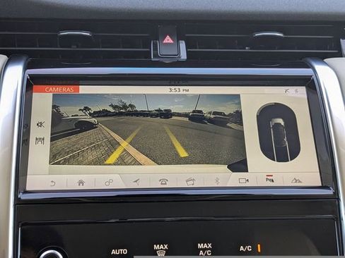 Used 2020 Land Rover Discovery Sport SE image 19