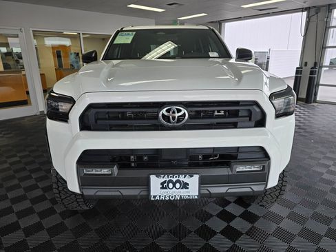 Used 2025 Toyota 4Runner SR5 image 8