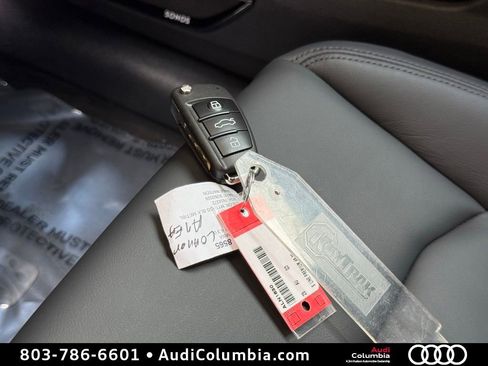 Used 2025 Audi Q3 2.0T Premium w/ Convenience Plus Package image 38