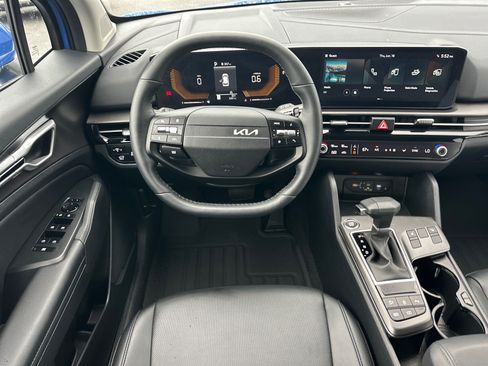 Used 2026 Kia Sportage EX FWD image 7