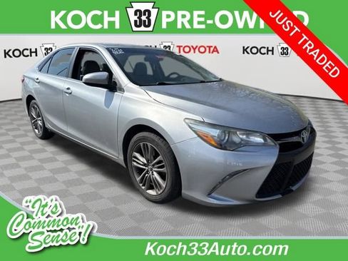 Used 2016 Toyota Camry SE w/ Four Season Floor Mat Package image 1