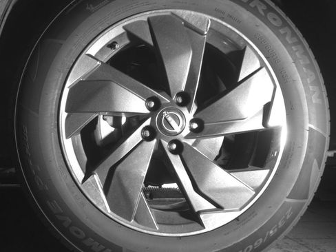 Used 2025 Nissan Rogue SV image 12