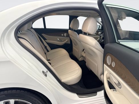 Used 2022 Mercedes-Benz E 350 4MATIC Sedan image 18