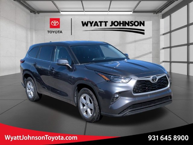 Used 2022 Toyota Highlander LE FWD image 1