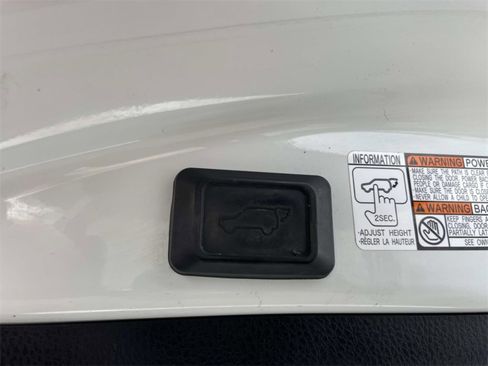 Used 2018 Toyota RAV4 XLE image 23