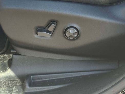 New 2026 Chrysler Pacifica Select image 23