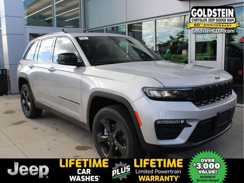 New 2025 Jeep Grand Cherokee Limited w/ Black Appearance Package image 1