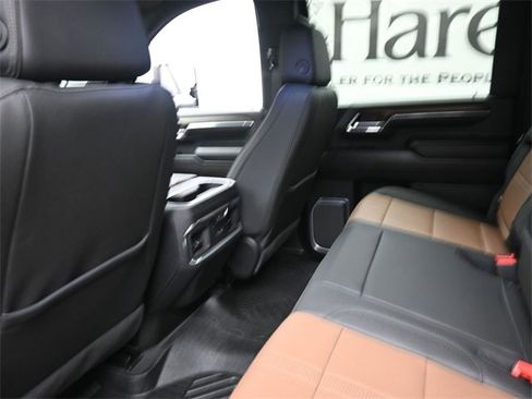 Used 2024 Chevrolet Silverado 2500 High Country w/ High Country Premium Package image 23