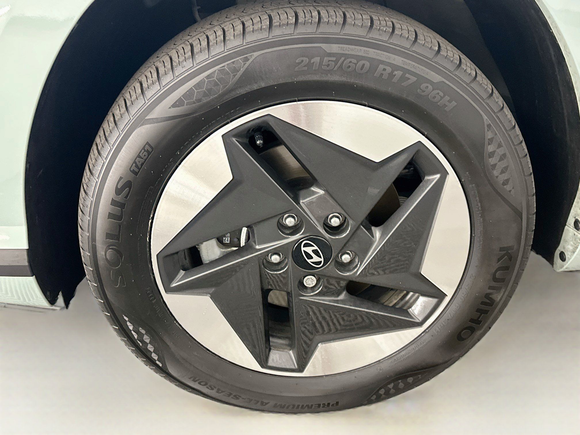 Used 2024 Hyundai Kona SE FWD image 11