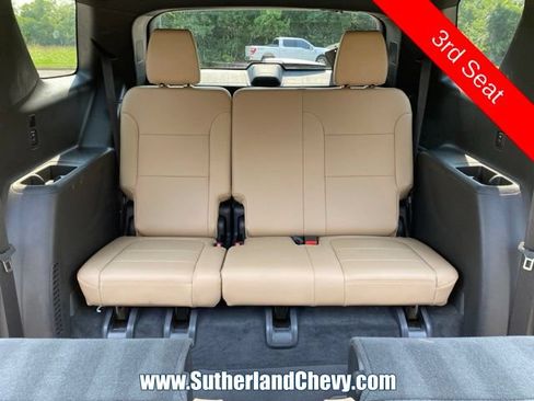 Used 2022 Chevrolet Traverse Premier AWD/4WD image 47
