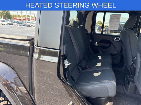 Used 2024 Jeep Gladiator Sport image 16