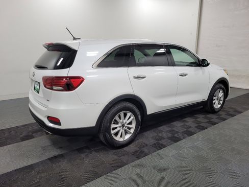 Used 2019 Kia Sorento LX image 10