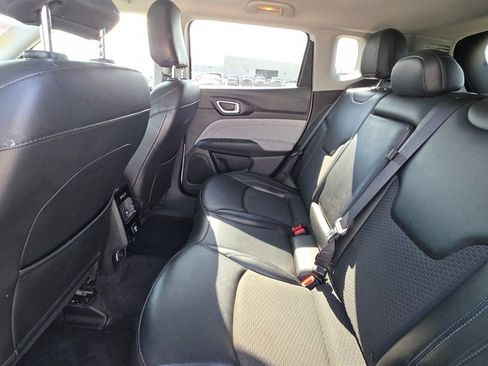 Used 2022 Jeep Compass Latitude image 13