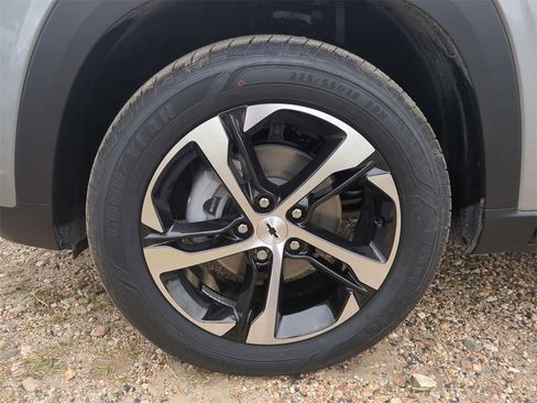 New 2026 Chevrolet Trax RS w/ Driver Confidence Package image 30