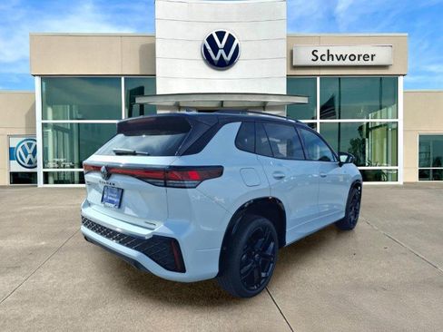 New 2026 Volkswagen Tiguan SE R-Line image 4