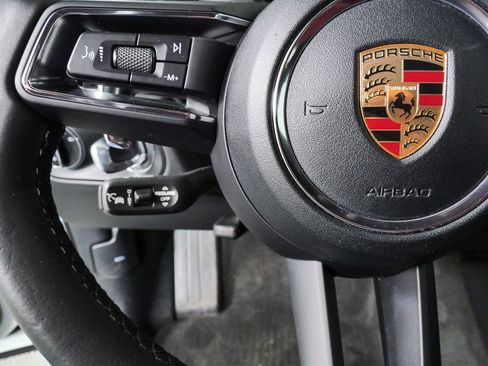 Used 2023 Porsche Macan AWD/4WD image 9