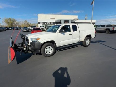 Used 2022 Toyota Tacoma SR image 4