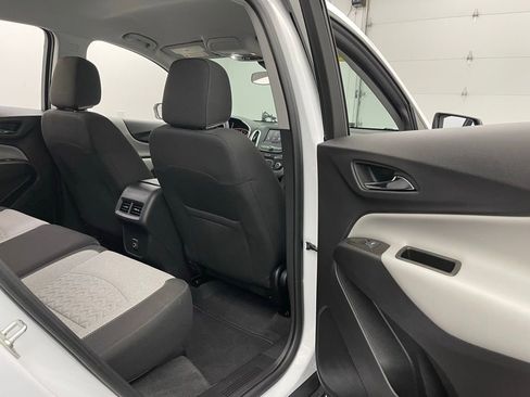Used 2024 Chevrolet Equinox LS w/ LS Convenience Package FWD image 30