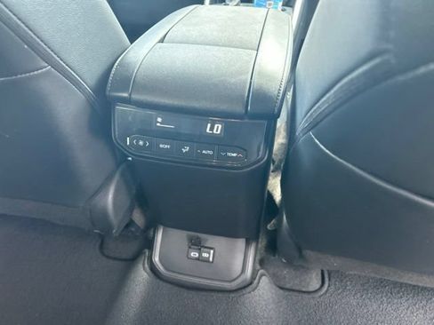 Used 2026 Toyota Highlander XLE AWD/4WD image 17