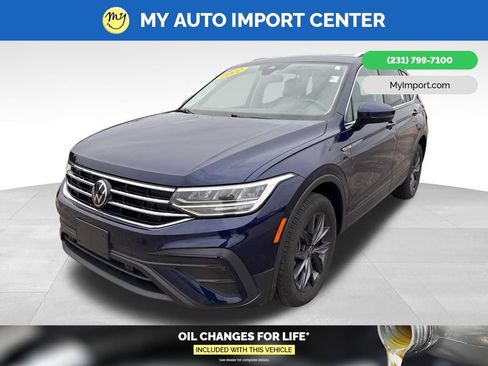 Used 2022 Volkswagen Tiguan SE image 3