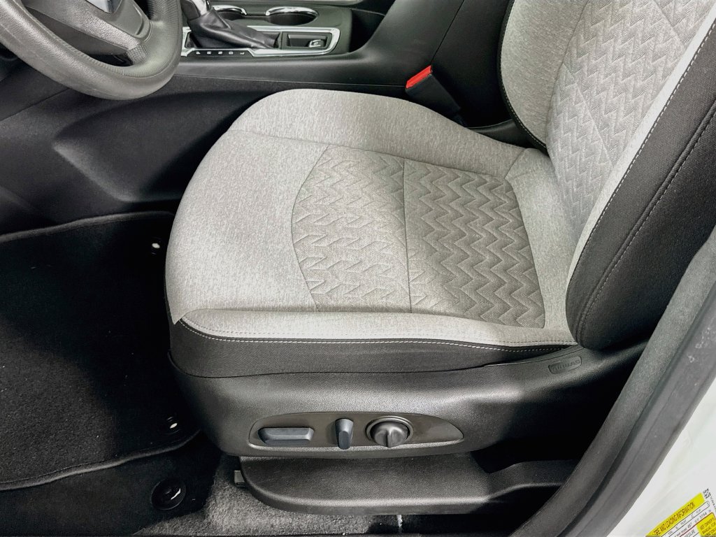 Used 2022 Chevrolet Equinox LS w/ LS Convenience Package FWD image 19