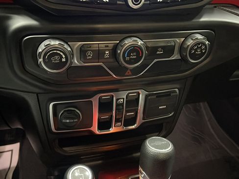 Used 2020 Jeep Gladiator Sport w/ Quick Order Package 24S AWD/4WD image 10