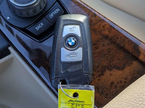 Used 2014 BMW 320i Sedan image 28