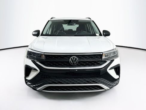 Used 2024 Volkswagen Taos S FWD image 2