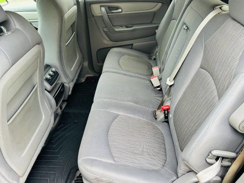 Used 2015 Chevrolet Traverse LT image 11