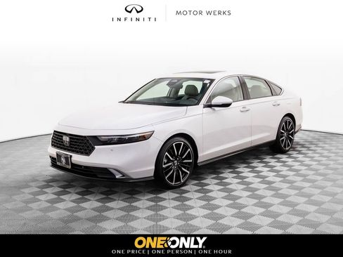 Used 2024 Honda Accord Touring image 1