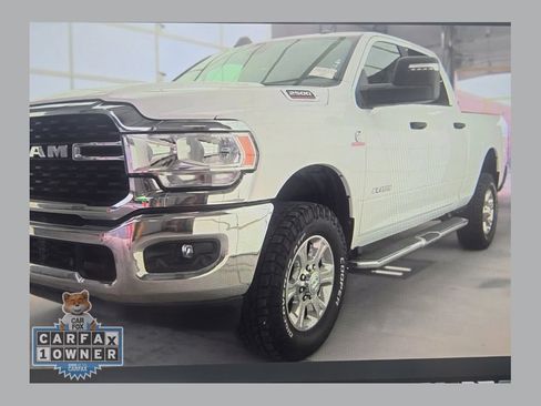 Used 2024 RAM 2500 Big Horn w/ Off Road Package AWD/4WD image 1