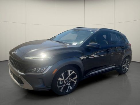 Used 2023 Hyundai Kona Limited FWD image 3