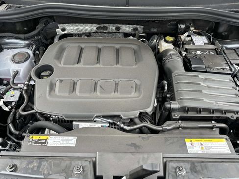 New 2026 Volkswagen Tiguan SE R-Line image 11