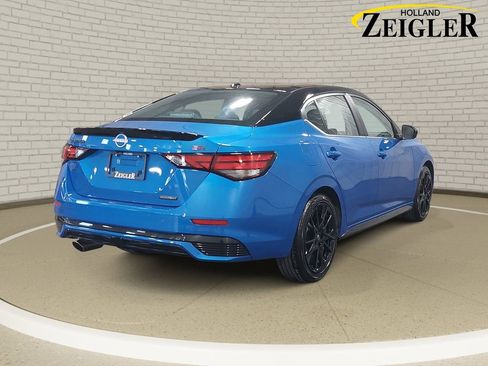 Certified 2025 Nissan Sentra SR w/ Midnight Edition FWD image 5