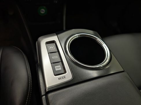 Used 2015 Toyota Prius V Five w/ Advanced Technology Package image 25