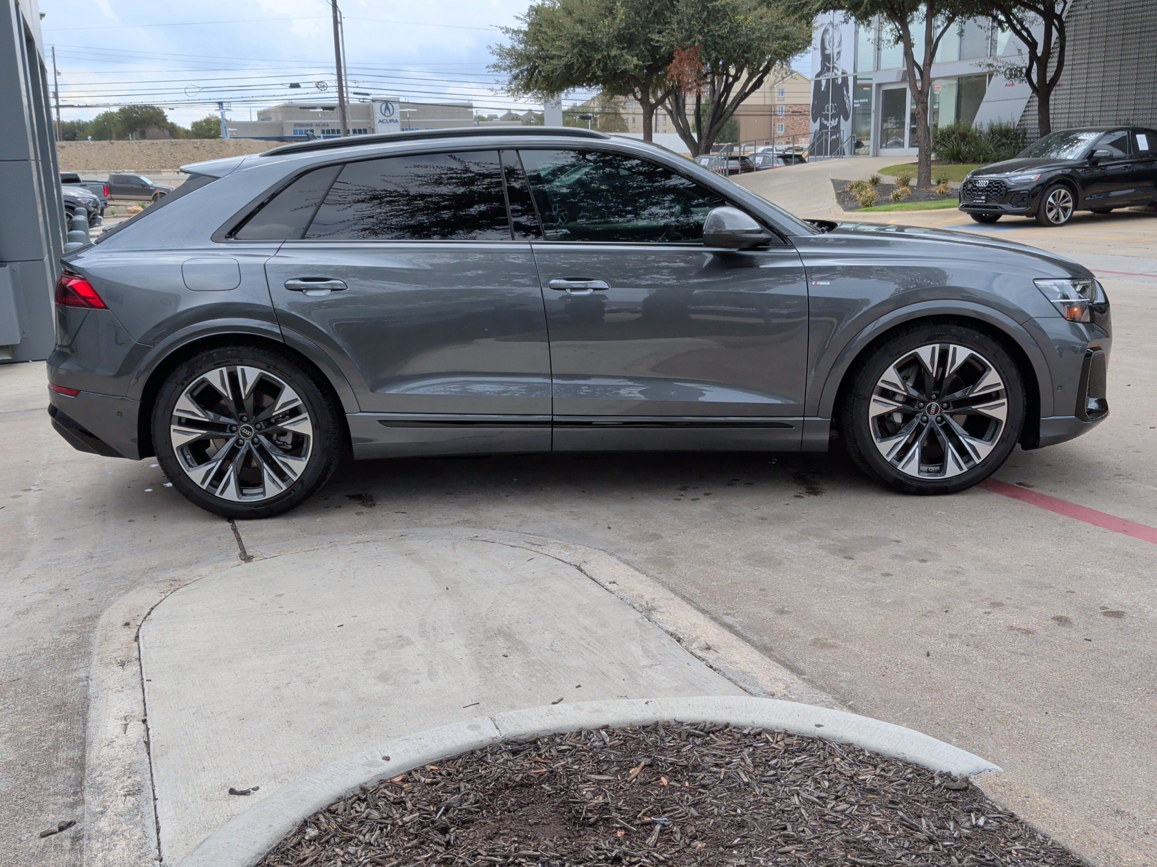 Certified 2025 Audi Q8 Prestige AWD/4WD image 11