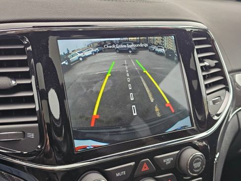 Used 2020 Jeep Grand Cherokee SRT image 23