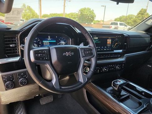 Used 2024 Chevrolet Silverado 1500 LT Trail Boss w/ Convenience Package II AWD/4WD image 11