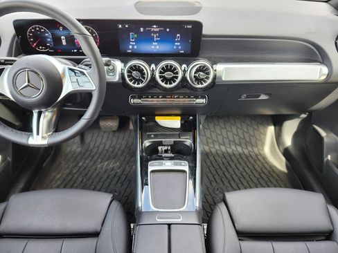 Used 2026 Mercedes-Benz GLB 250 4MATIC image 14