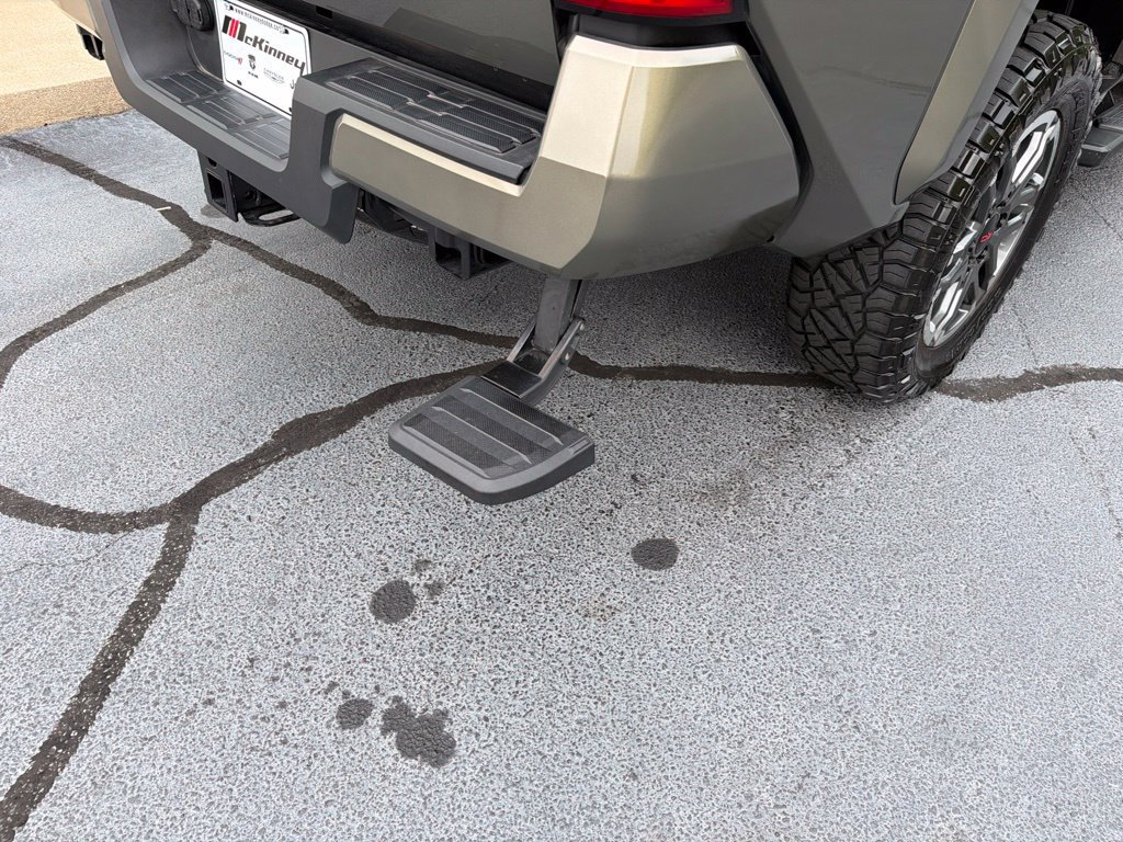 Used 2025 Toyota Tacoma TRD Sport RWD image 12