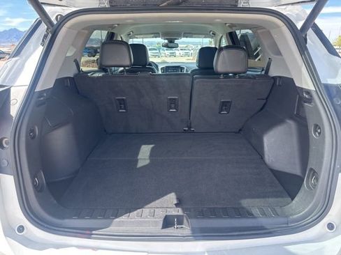 Used 2023 GMC Terrain SLT image 5