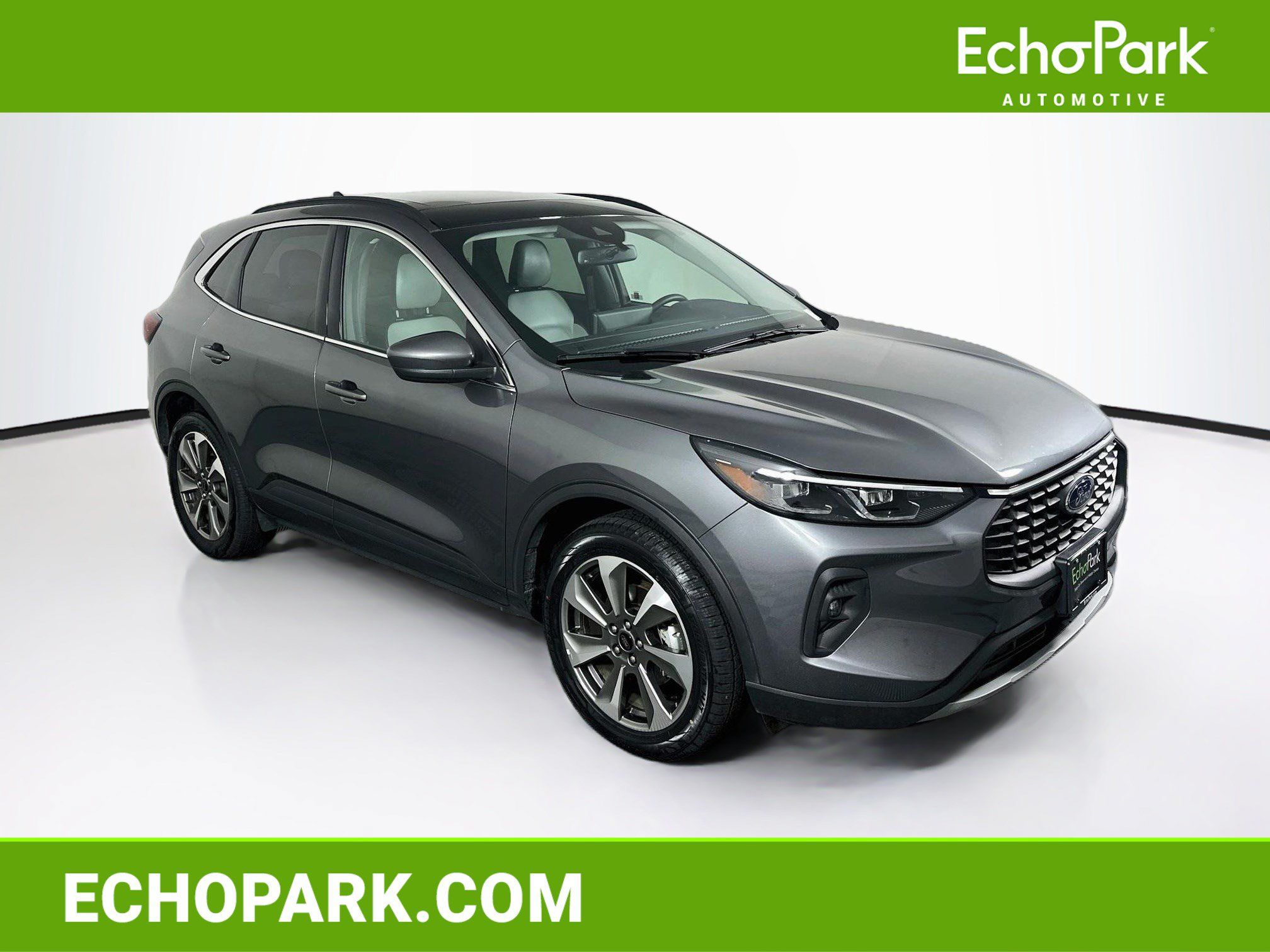 Used 2025 Ford Escape Platinum AWD/4WD image 1
