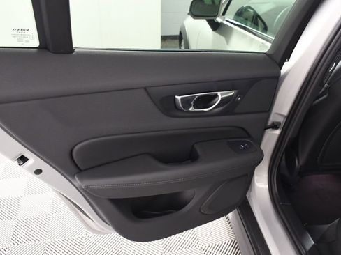 Used 2025 Volvo V60 B5 Cross Country Plus AWD/4WD image 26