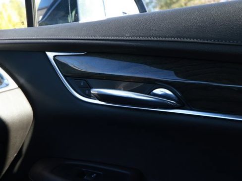 Used 2021 Cadillac XT6 Premium Luxury image 29