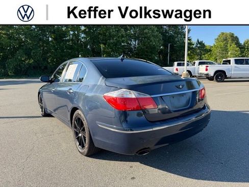 Used 2009 Hyundai Genesis 3.8 w/ Premium Pkg 2 RWD image 3