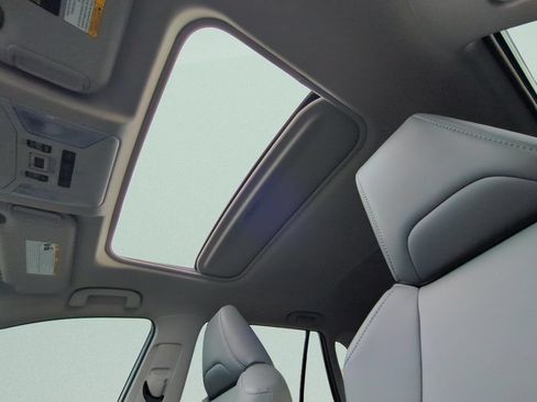 Used 2022 Toyota RAV4 XLE Premium FWD image 17