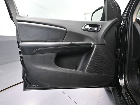 Used 2019 Dodge Journey SE FWD image 16